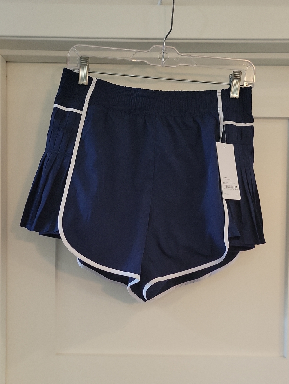 Yogalicious Courtside Shorts M NWT